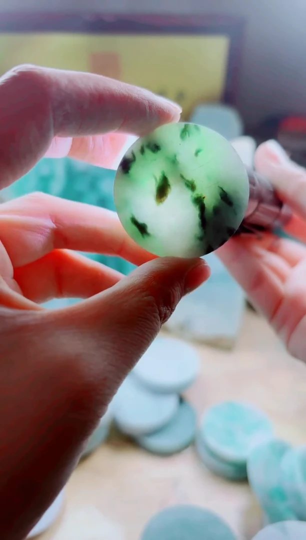 翡翠未镶嵌颈饰A货曹星302