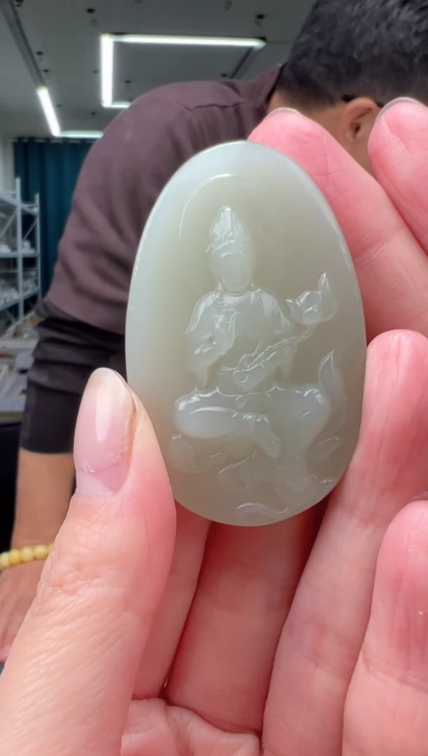 颈饰未镶嵌和田玉吊坠