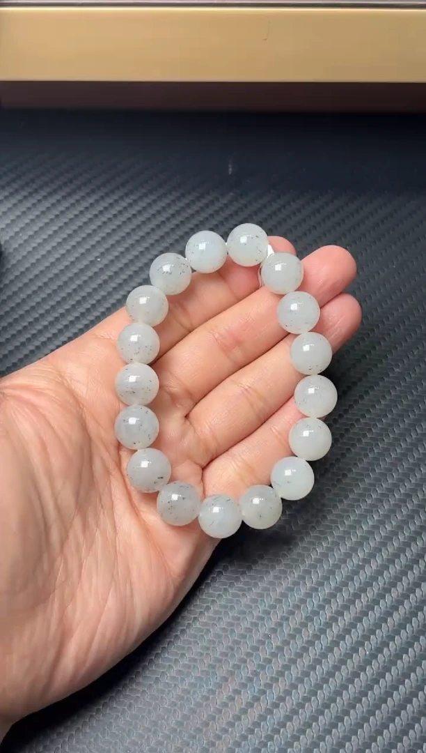 未镶嵌手串和田玉和田黑山微色差卡12M