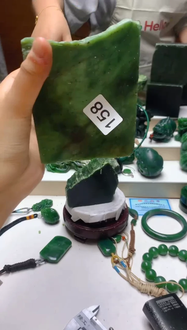 未镶嵌和田玉（碧玉）珠宝半成品0