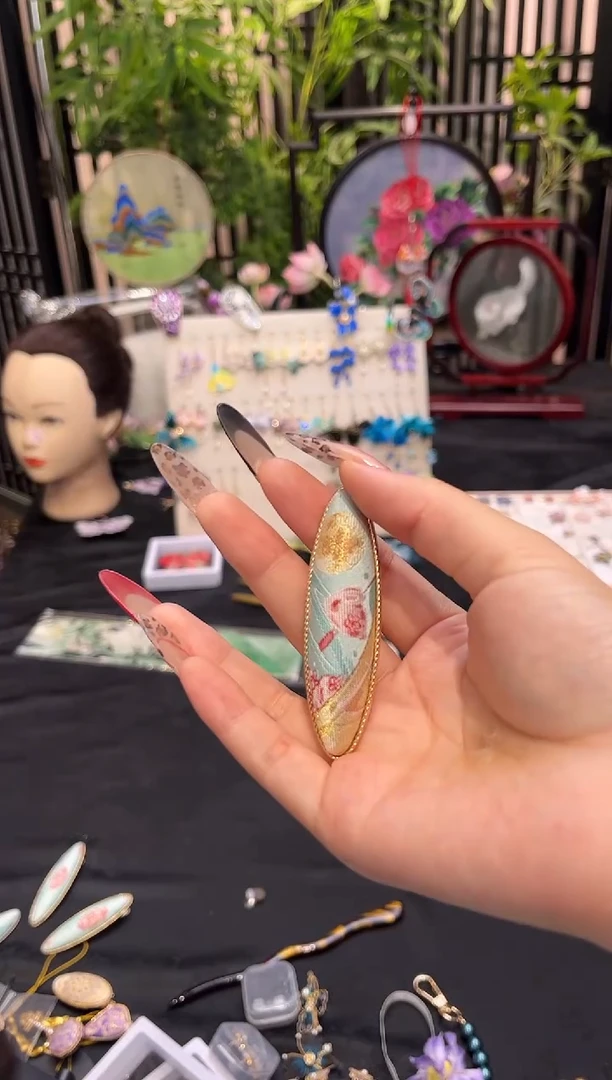 织绣?非遗苏绣手工饰品