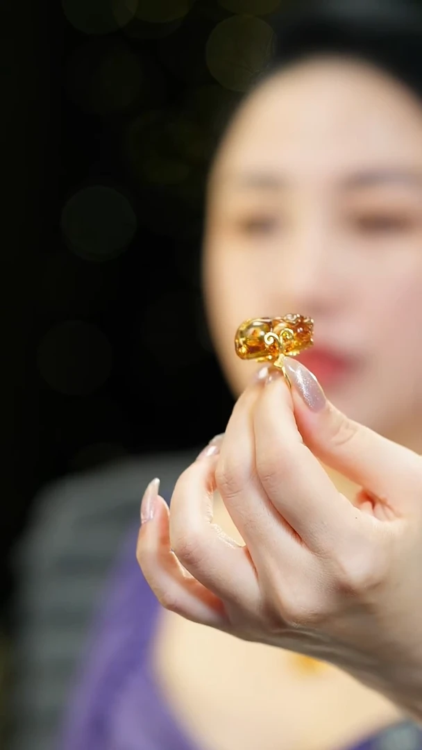 银S925镶嵌琥珀（花珀）戒指花珀貔貅戒指