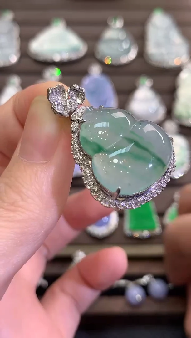 吊坠(不含链)18K金镶嵌翡翠秋日珠宝W62