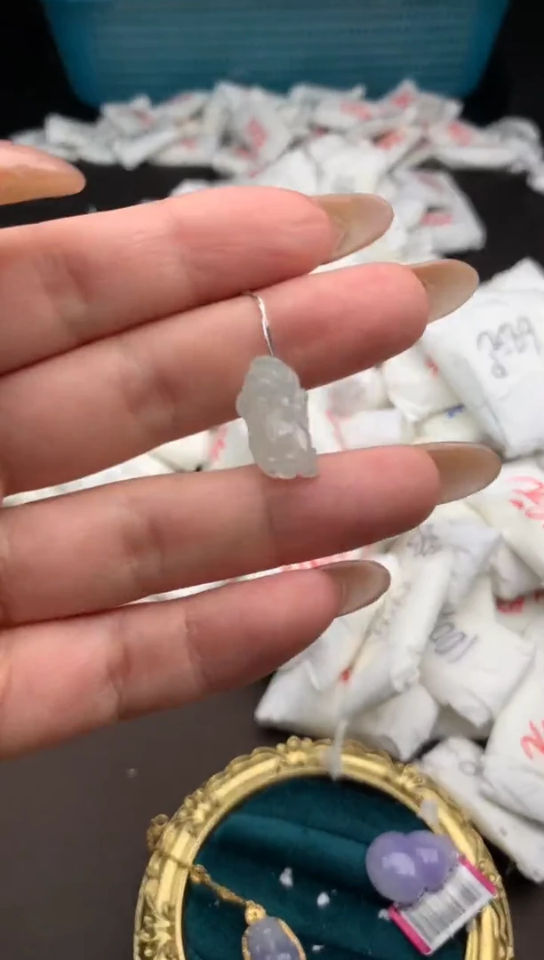 【闪购商品】翡翠挂件未镶嵌一