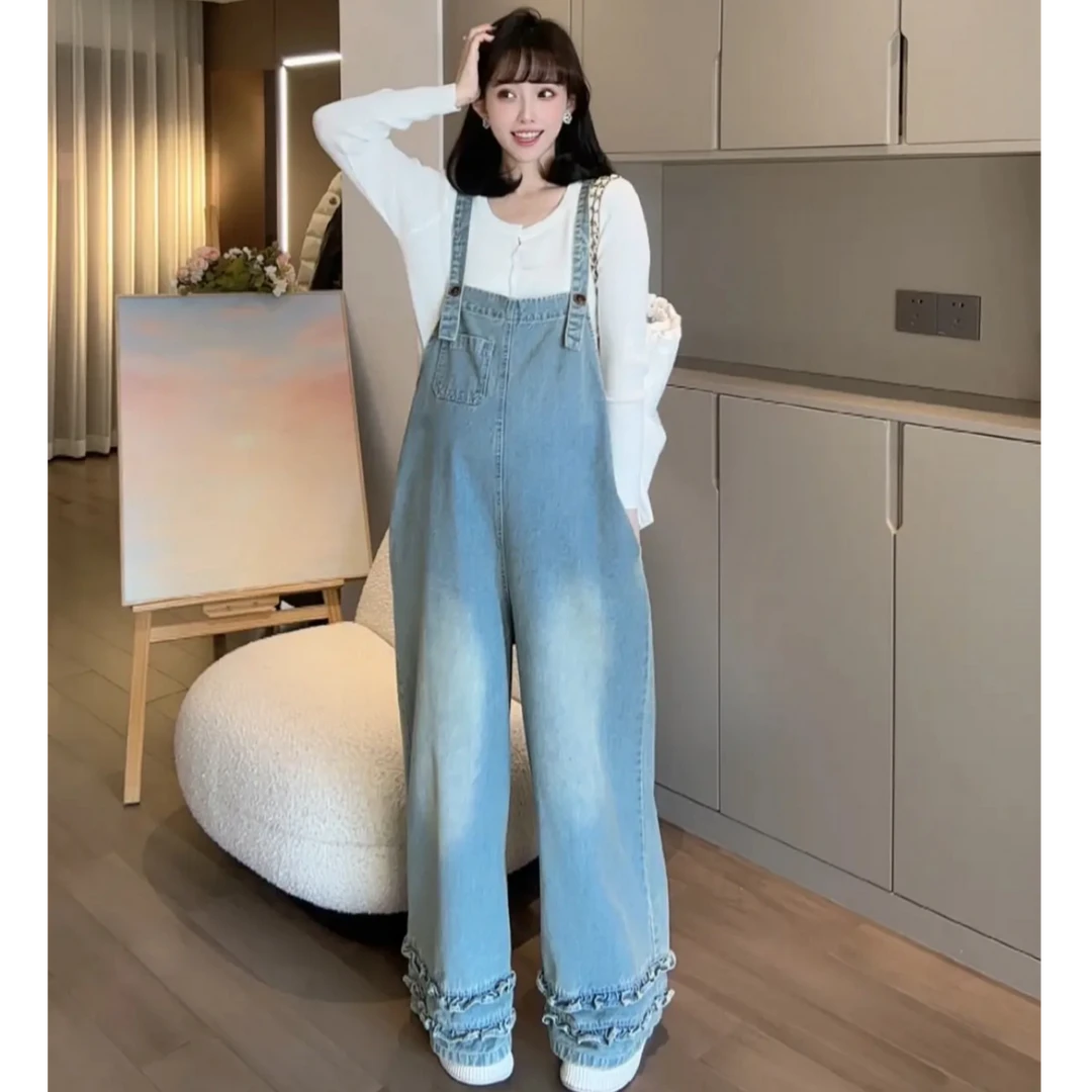 孕妇牛仔背带裤孕期穿搭减龄木耳边阔腿裤裤脚针织打底衫套装