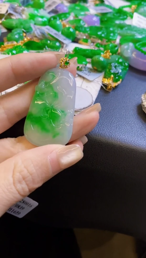 【闪购商品】定制翡翠18K金镶嵌荷叶