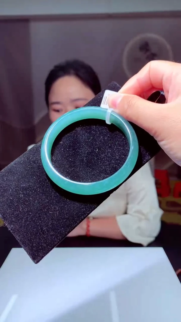 翡翠未镶嵌颈饰天然A货（拍一发一）