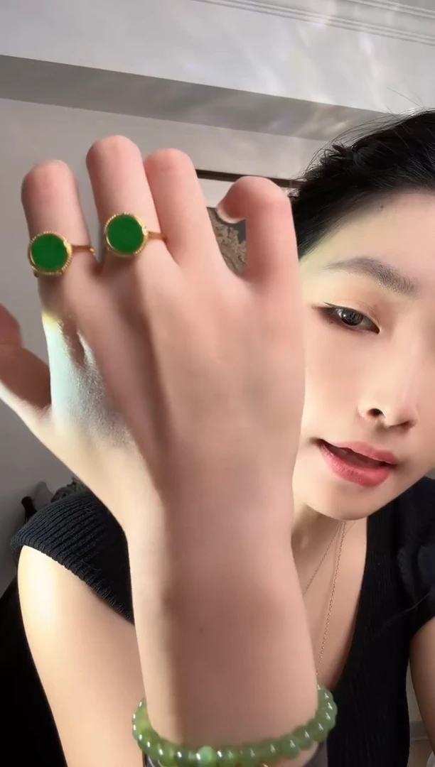 颈饰未镶嵌翡翠戒指/多样性发一件