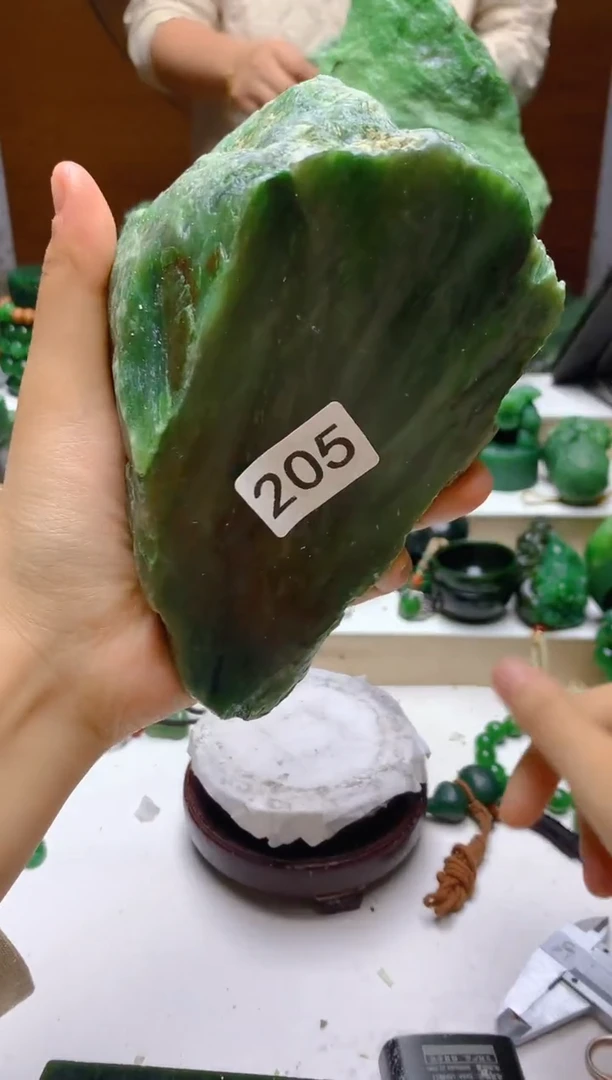 未镶嵌和田玉（碧玉）珠宝半成品1