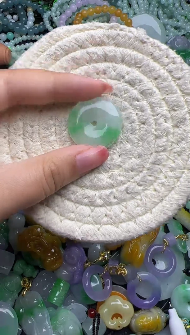 翡翠未镶嵌颈饰天然缅甸翡翠吊坠