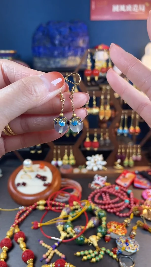 【闪购商品】海蓝宝石耳坠银S925镀金镶嵌点蓝如意云纹海蓝宝耳钩