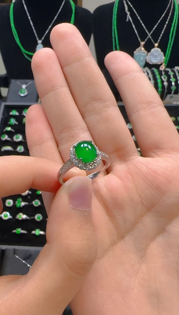 颈饰银S925镶嵌翡翠蛋面戒指