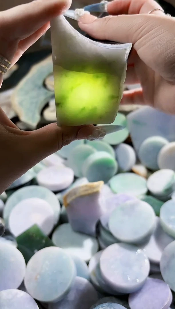 翡翠未镶嵌颈饰翡翠A货 江谭809