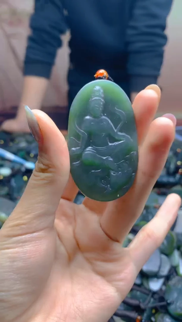 颈饰未镶嵌和田玉1