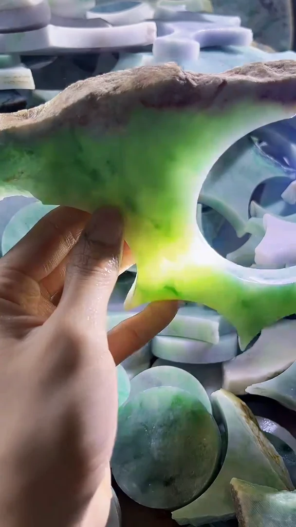 翡翠裸石缅甸翡翠A货陈6705