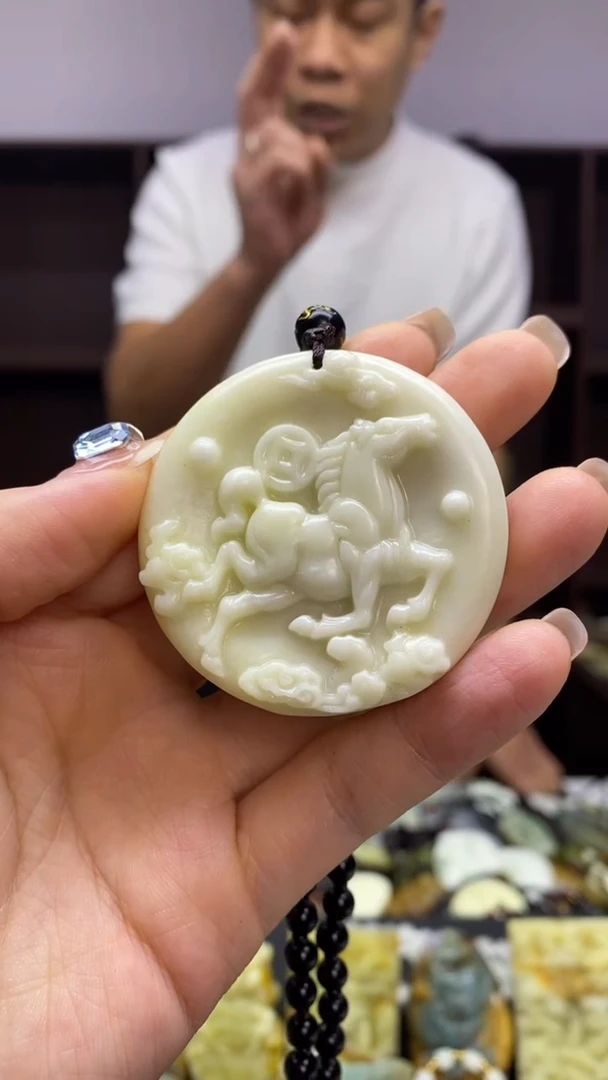 未镶嵌岫玉挂件