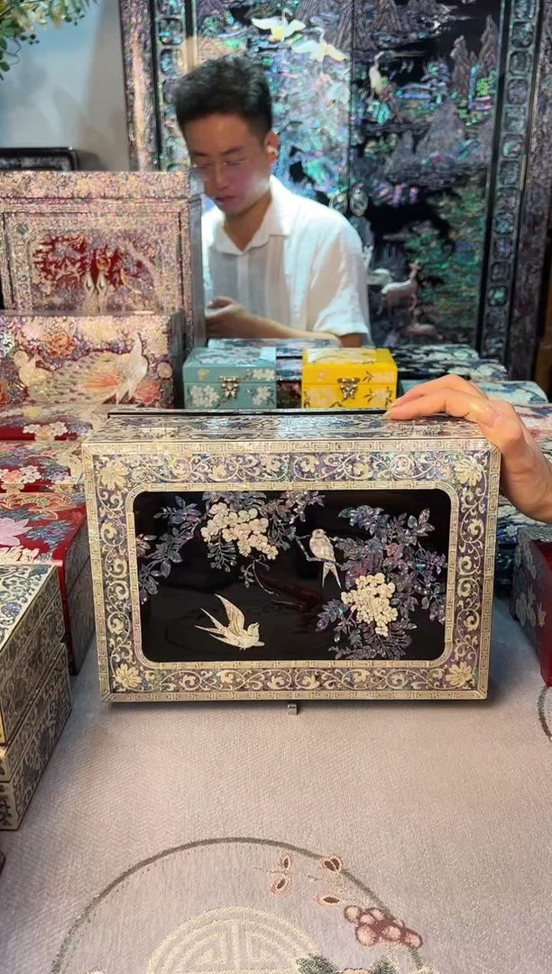 鱼锁满贝底·弘贝雅螺钿漆器文化馆