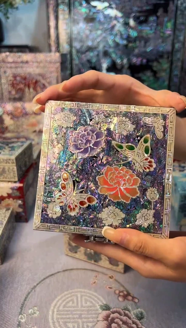黑底白边·弘贝雅螺钿漆器文化馆