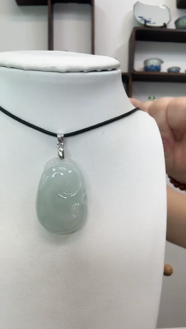 颈饰银S925镶嵌翡翠如意