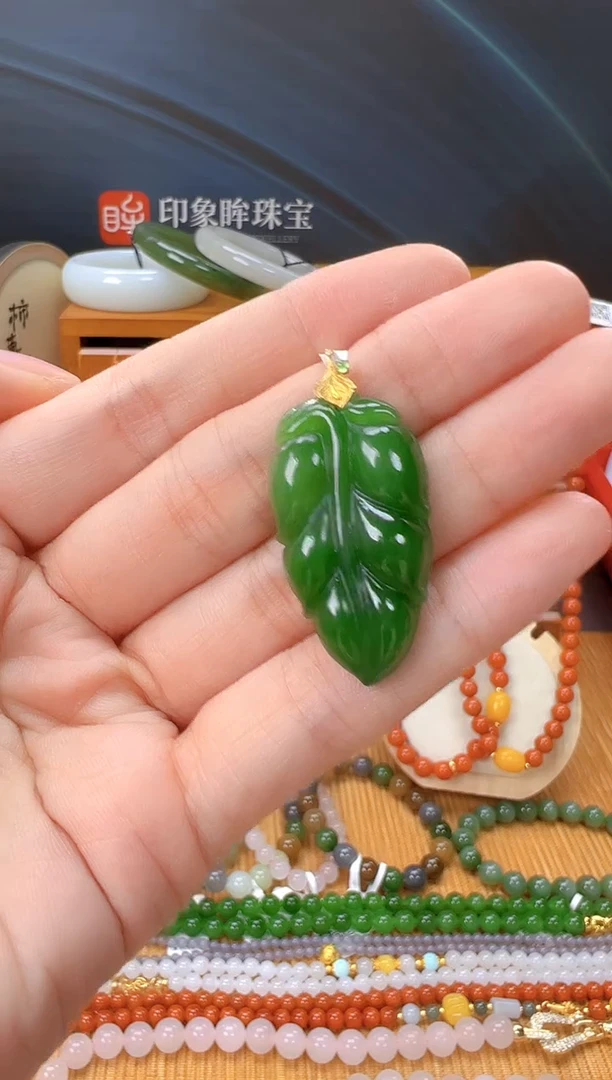 颈饰18K金镶嵌和田玉多样性拍一发一cg