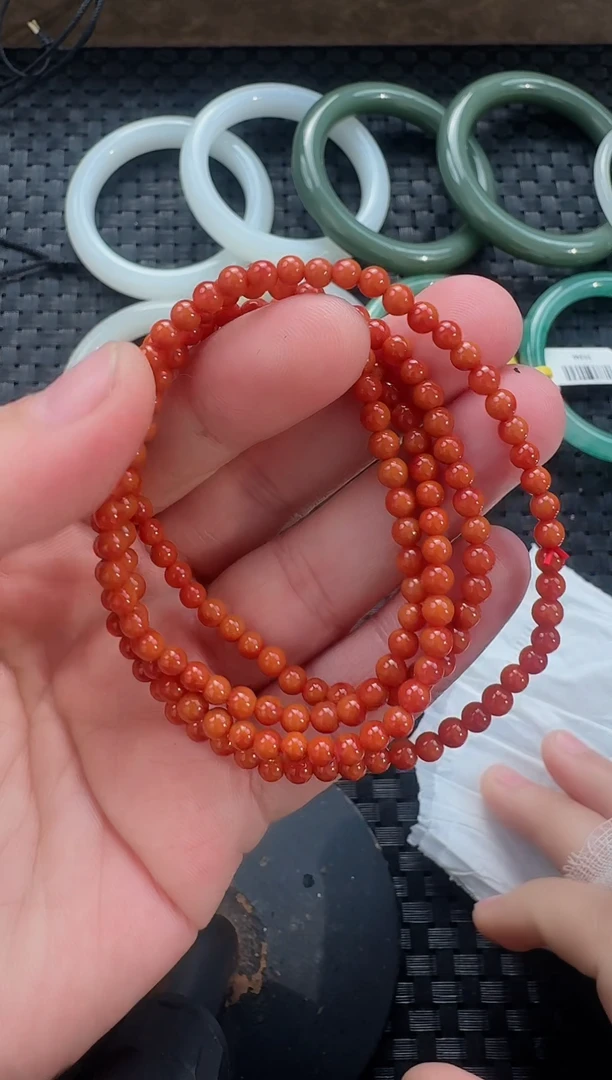 未镶嵌手串南红玛瑙多圈
