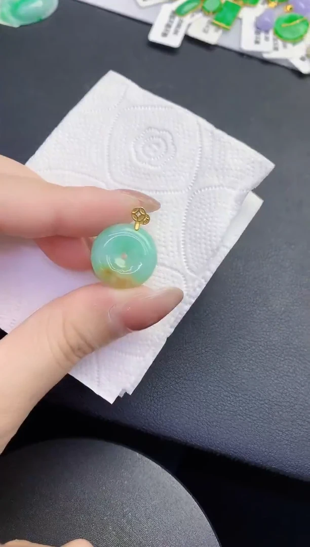 颈饰未镶嵌翡翠缅甸天然翡翠A货