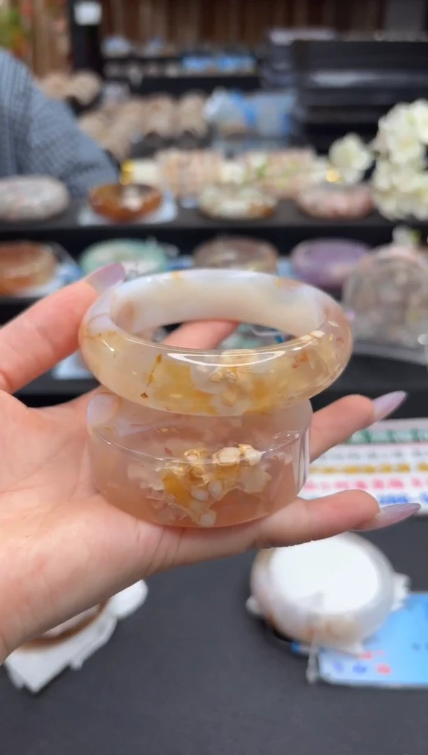 未镶嵌手镯石英质玉A108(64圈赠送镯心)