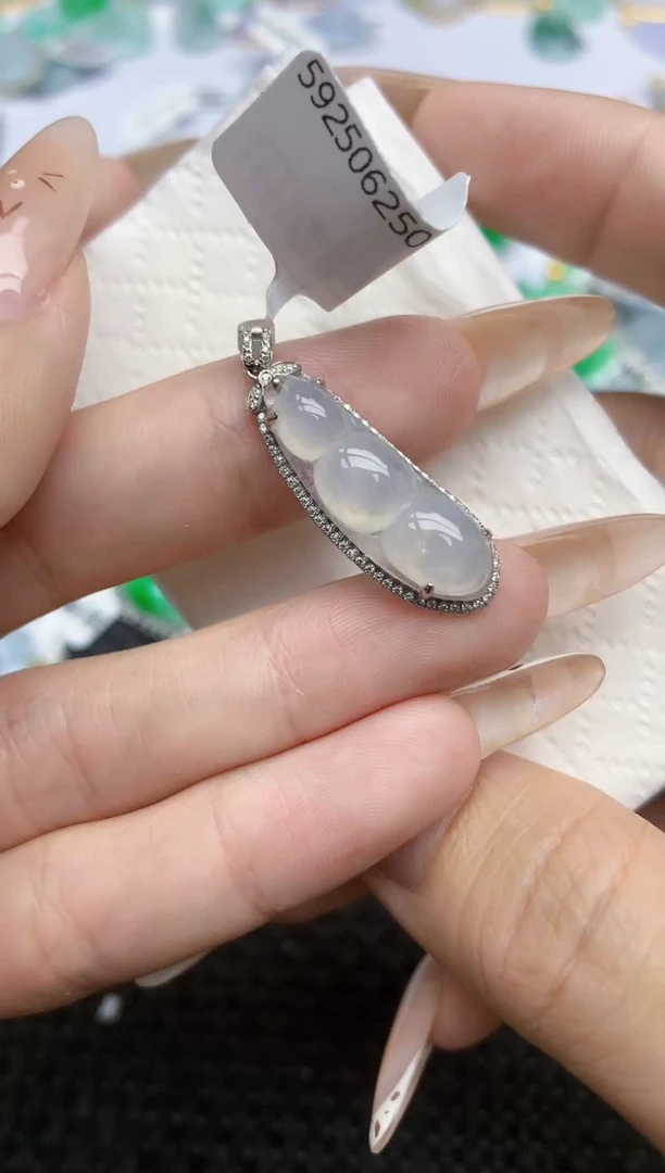 翡翠18K金镶嵌颈饰273    天然翡翠A货