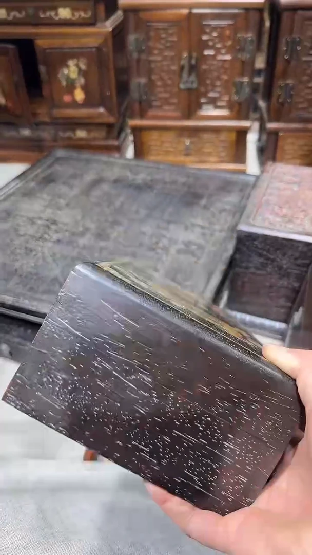 木紫檀填黄龙凤盒