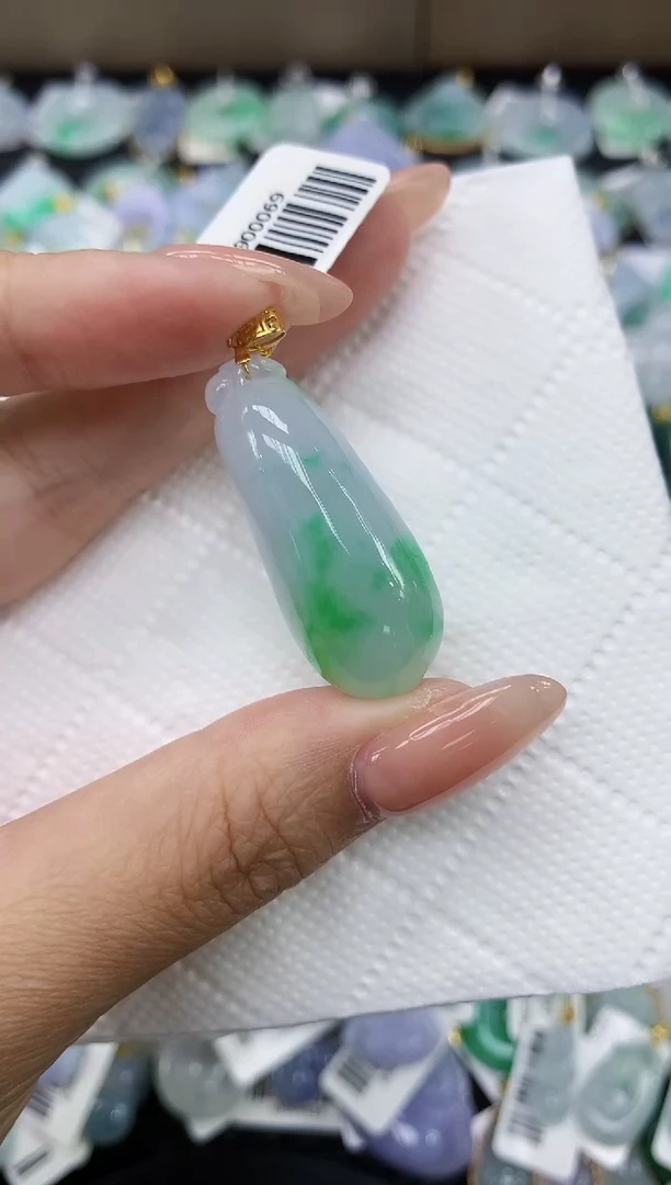 颈饰18K金镶嵌翡翠11111111111