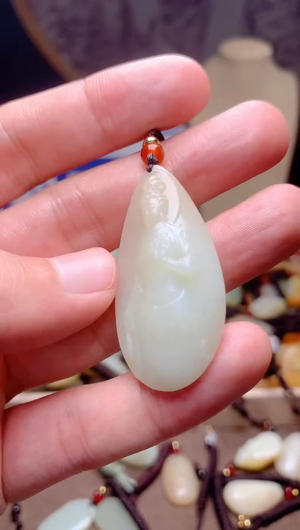 和田玉未镶嵌颈饰1