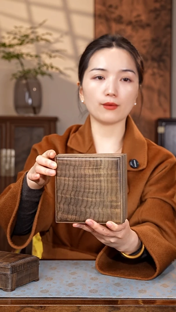 乌木类家具金丝楠阴沉 面板满纹手捧盒