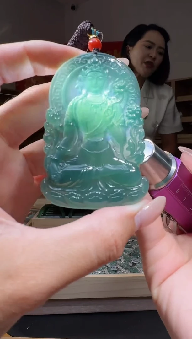 翡翠未镶嵌吊坠(不含链)纯天然A货翡翠度母（多样性发其一）