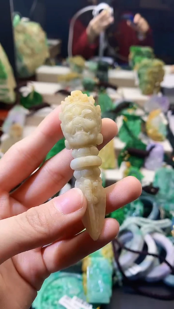 颈饰未镶嵌翡翠天然缅甸a货翡翠