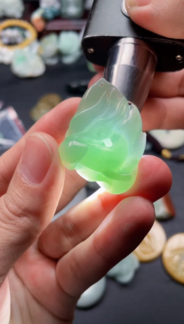 颈饰未镶嵌翡翠20  天然翡翠a货  九尾狐