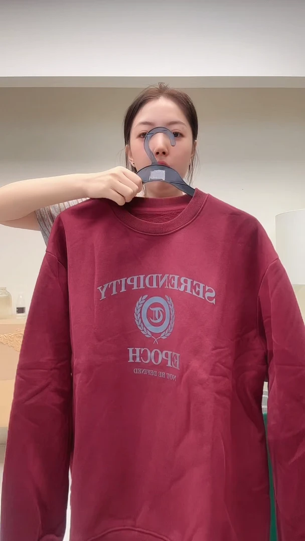 红色复古短绒卫衣