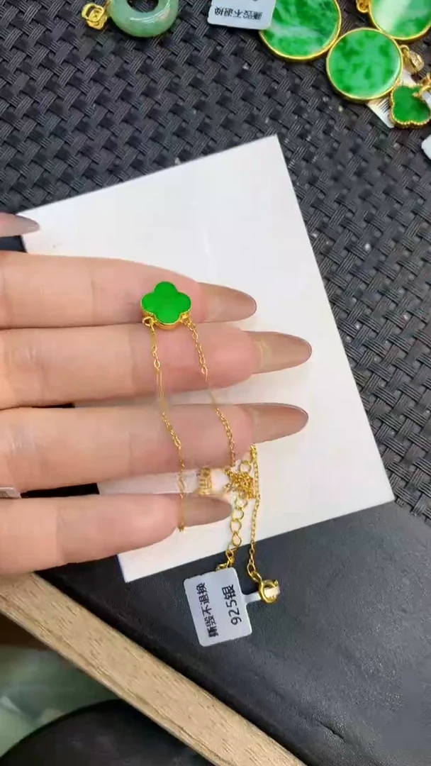 颈饰未镶嵌翡翠1