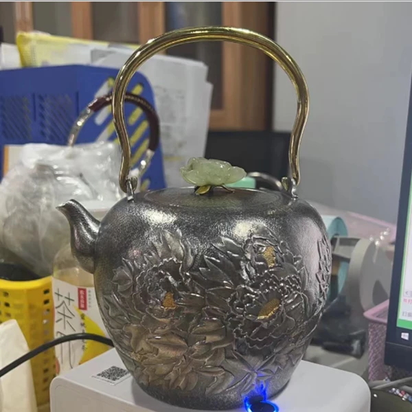 FNN1593 牡丹玉钮熏银錾刻牡丹提梁大壶