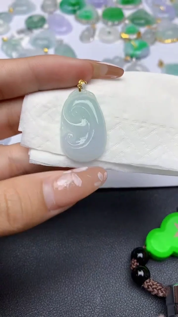 颈饰18K金镶嵌翡翠a货假一赔三支持复检百元上9元证书费自理