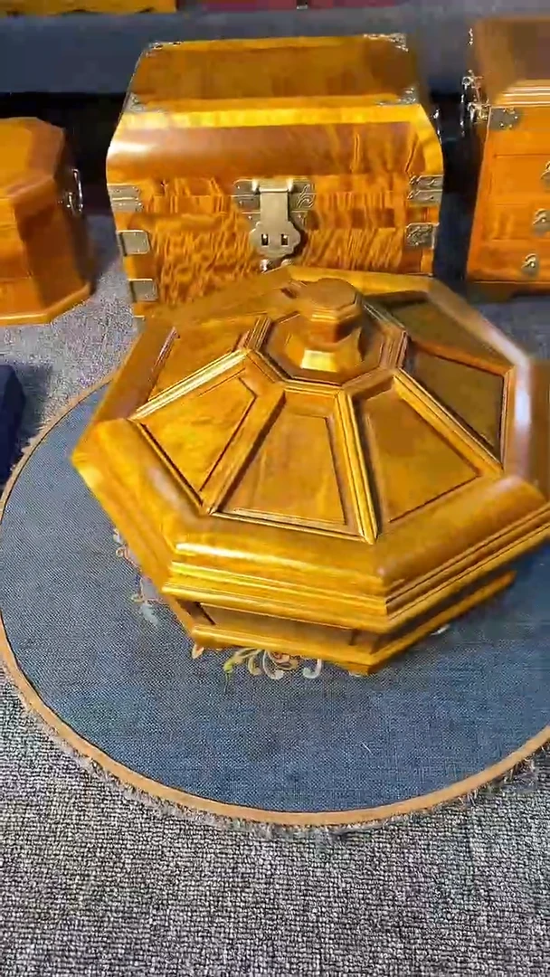 金丝楠精品八角果盒