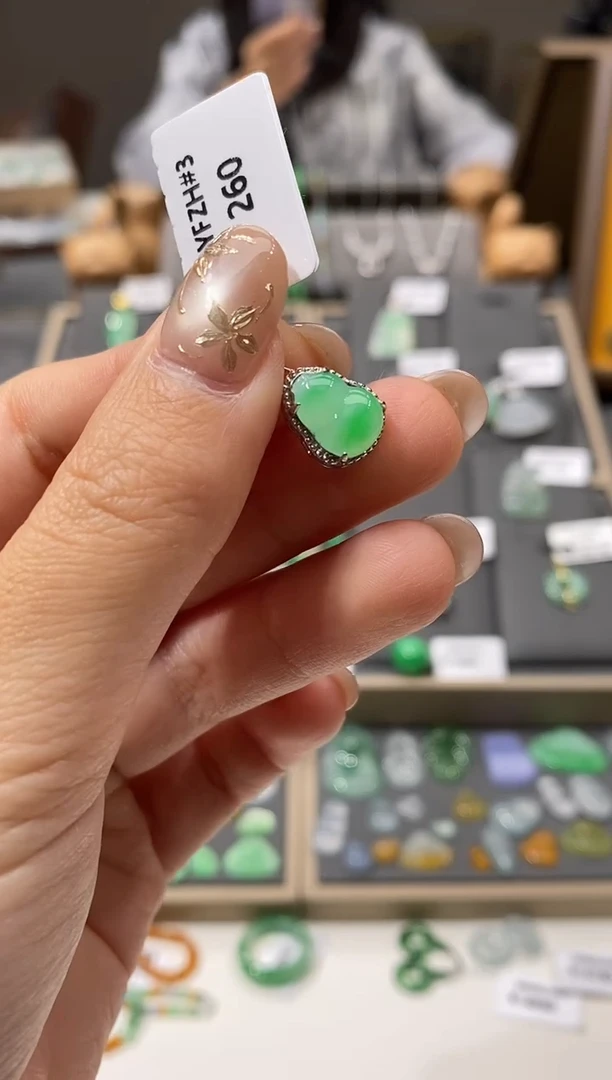 颈饰银S925镶嵌翡翠葫芦