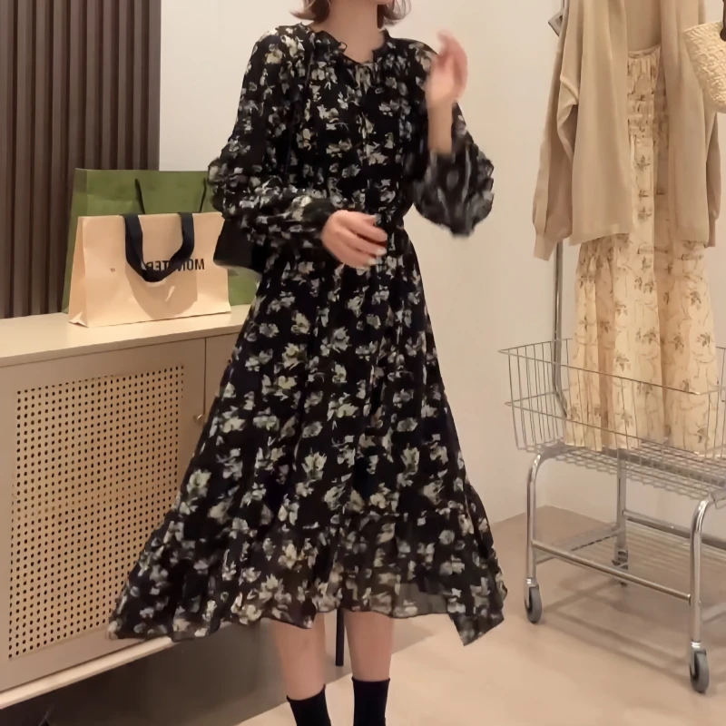 法式复古风碎花连衣裙秋季新款大码女装胖MM时尚百搭气质小黑裙子