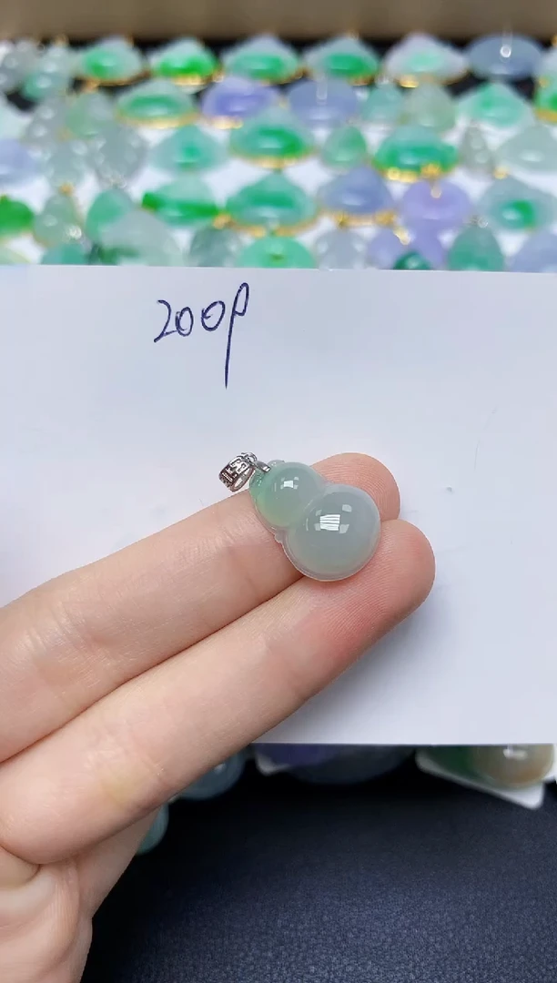 翡翠18K金镶嵌颈饰 天然缅甸翡翠A货