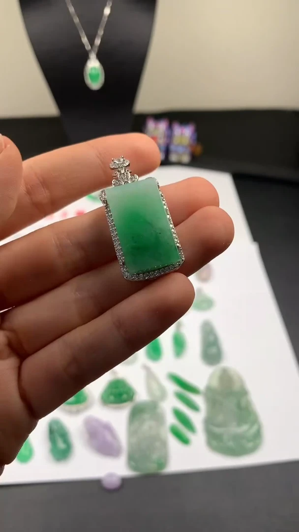 吊坠(不含链)未镶嵌翡翠天然缅甸A货翡翠