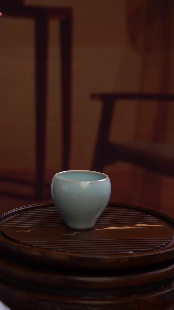 原矿原釉天青鸡心杯