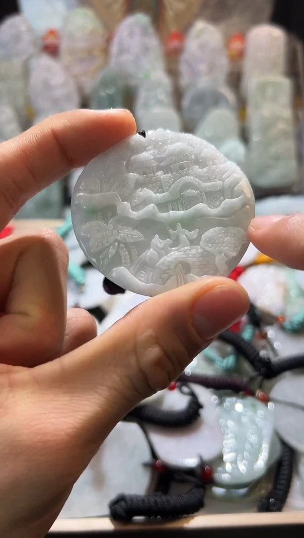 颈饰未镶嵌翡翠12/20     27