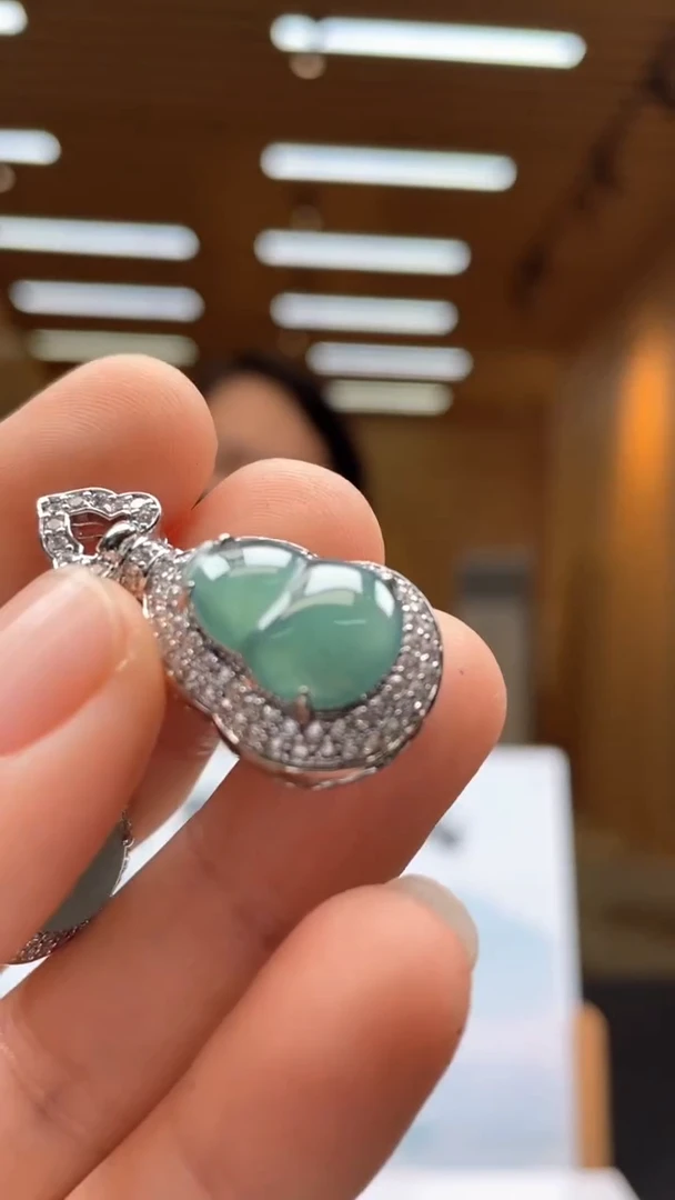 翡翠未镶嵌颈饰********7