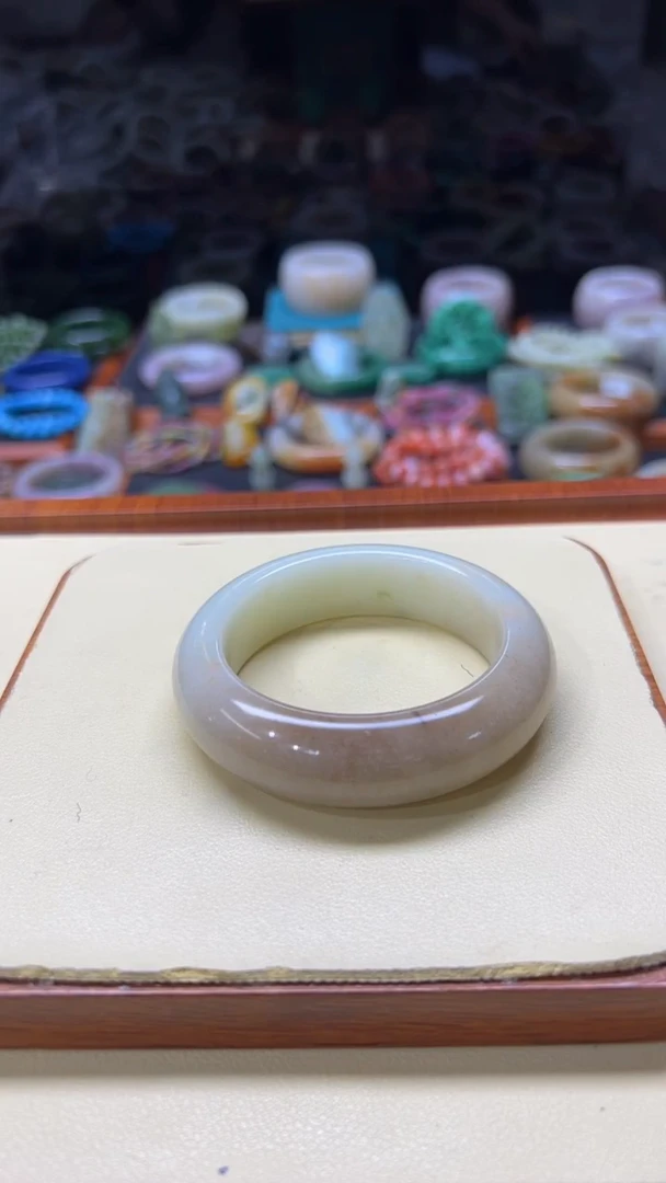 未镶嵌手镯石英质玉姚**?223