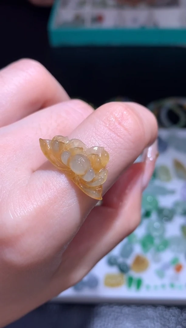 未镶嵌定制翡翠莲花