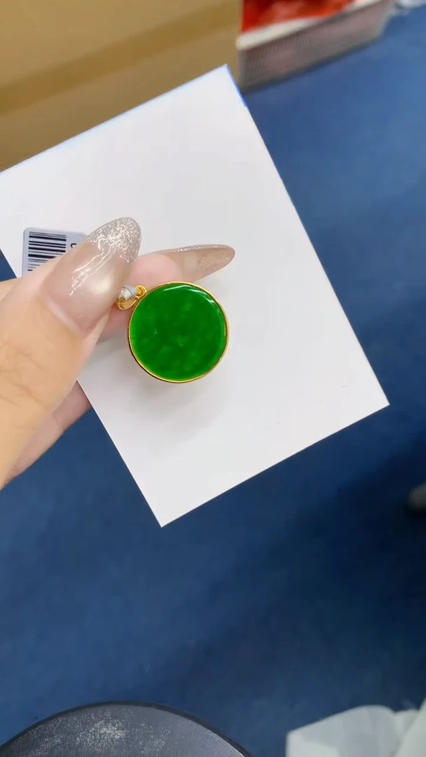 颈饰未镶嵌翡翠1